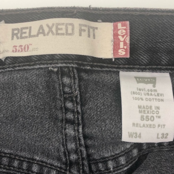 [Levi’s] Black High Rise Distressed Cutoff Shorts - Picture 5 of 6